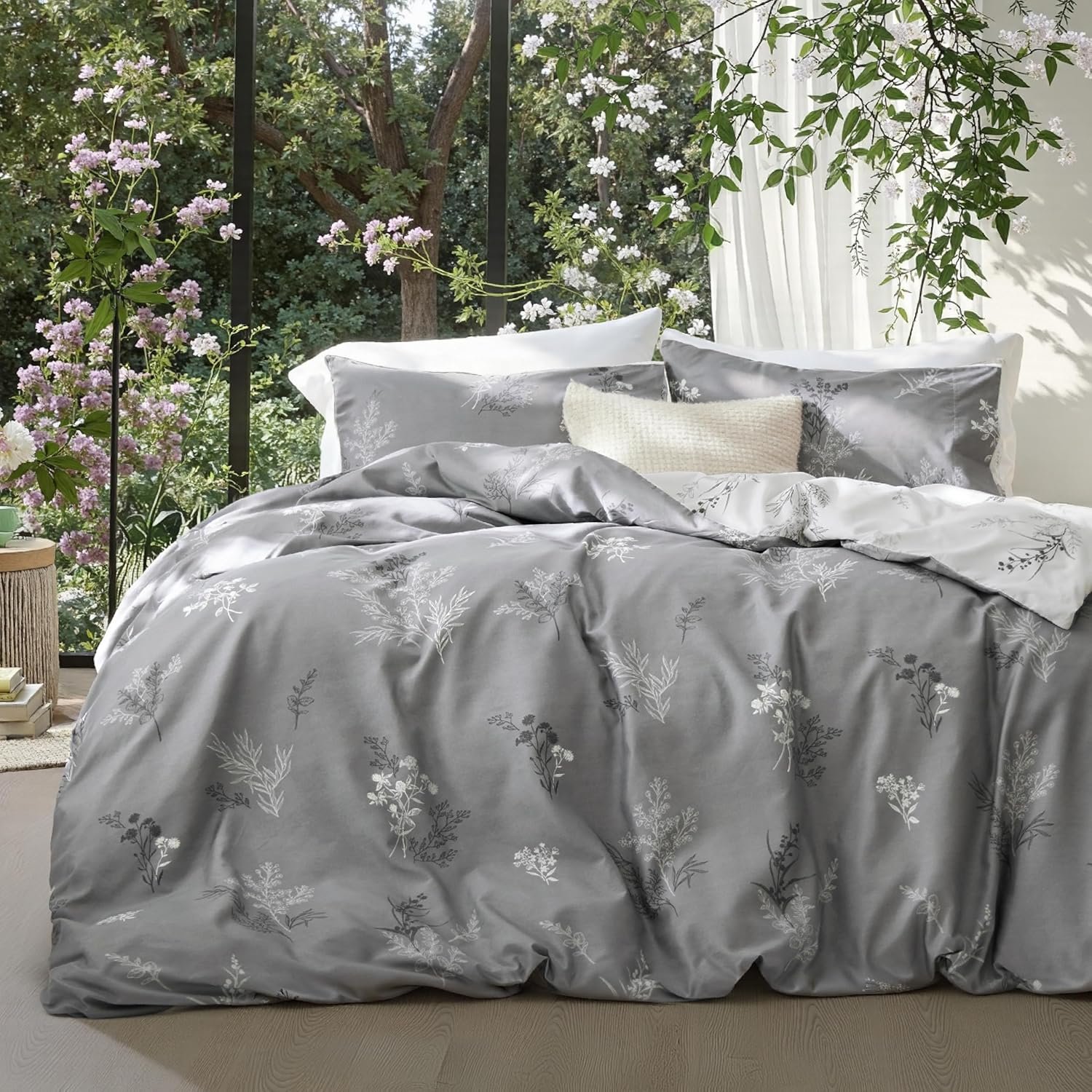 Bedsure Duvet Cover King Size – Reversible Floral Duvet Cover Set with Zipper Closure, 3 Pieces Grey Bedding Set with 8 Corner Ties and 2 Pillowcases 20″x36″