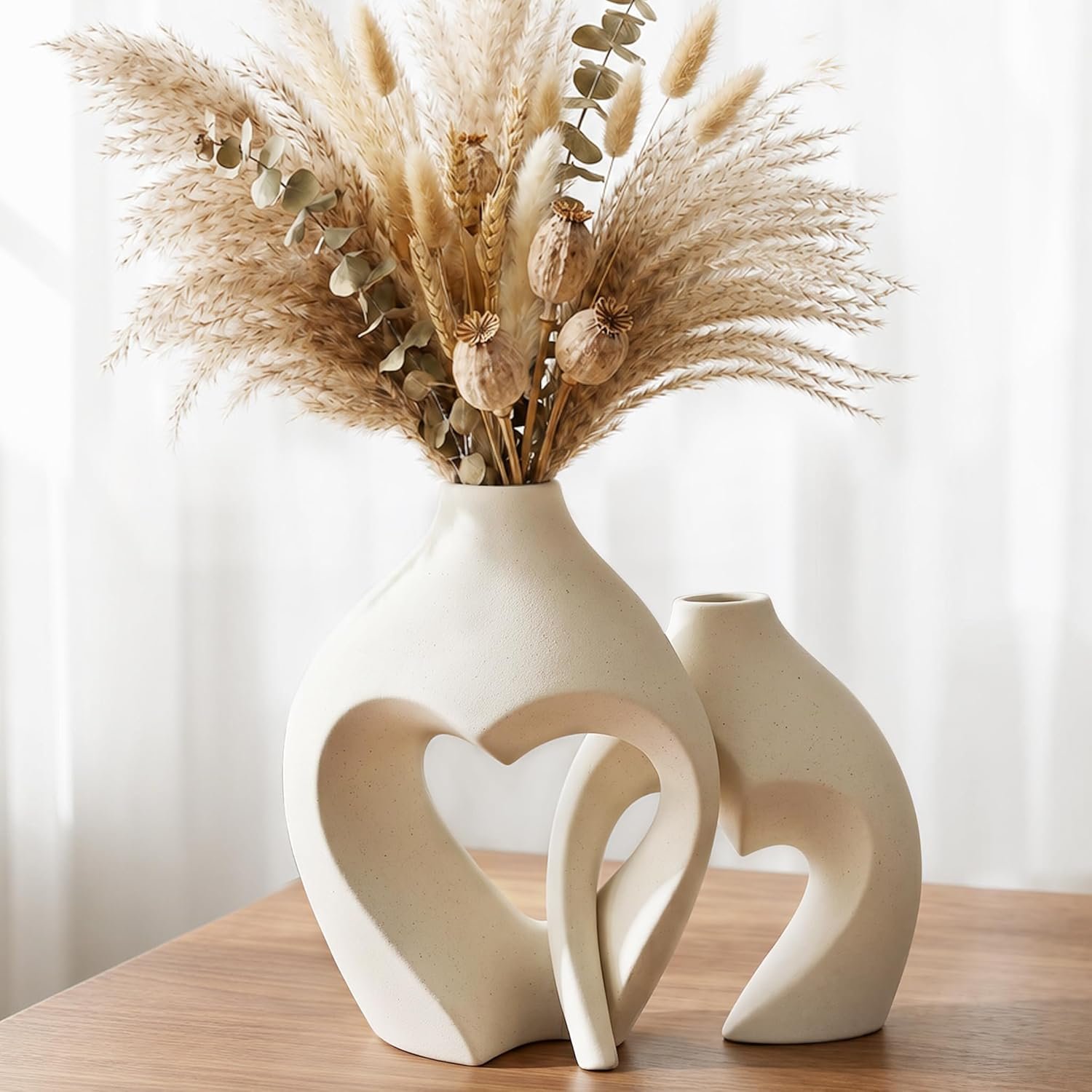 Zormon White Vases for Decor, Heart Shaped Ceramic Vase Set of 2, Nordic Heart Shaped Vases, Minimalist Decorative Vase for Table Centerpiece Wedding Dining Living Room Office House Decoration